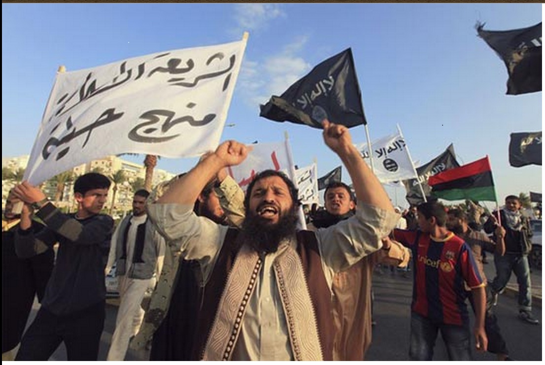 Радикальный исламизм это. Бенгази Ливия 2011. Al-Qaeda флаг.